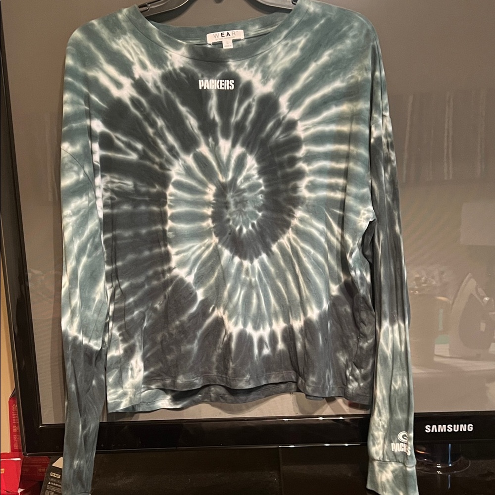 Wear by Erin Andrew’s Tie Dye “Packers” Long Sleeve Shirt